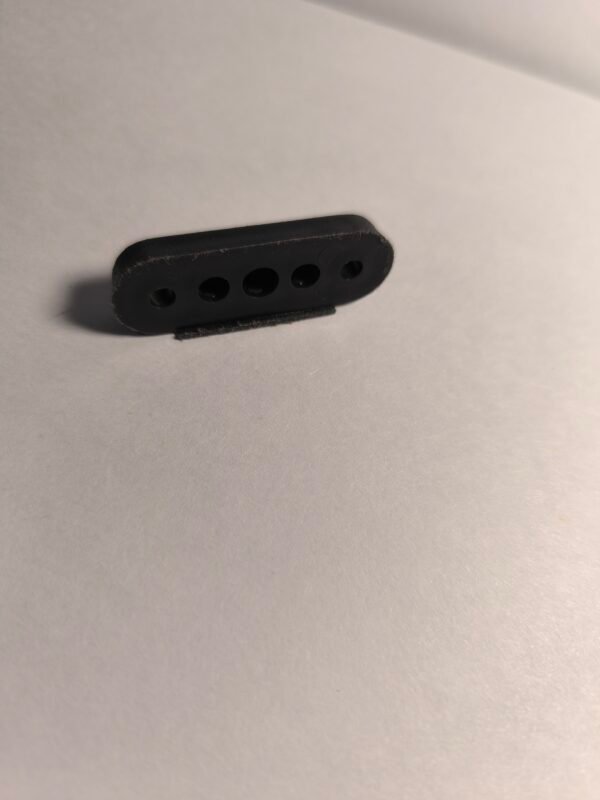 Suport din plastic pentru mobila(h 0.7cm)